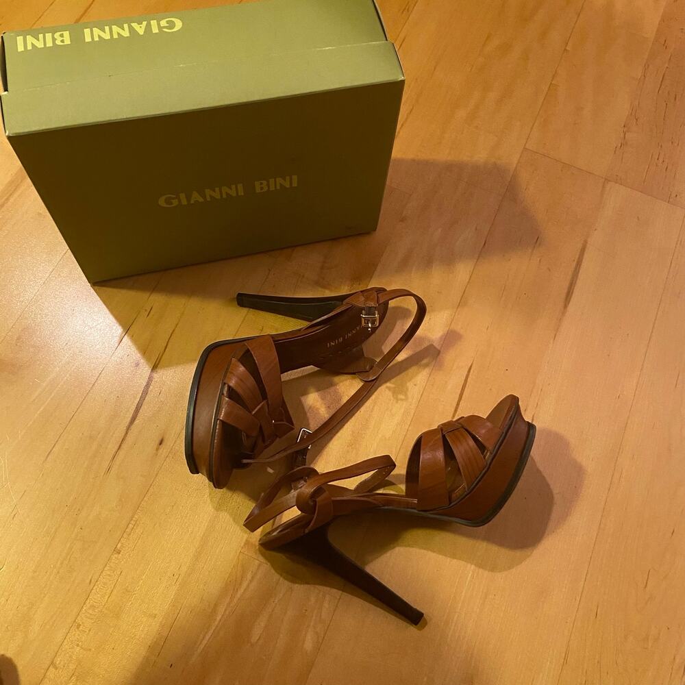 Gianni Bini Uptown 211 Eve Brown Platform Sandal Heels, Sz 10